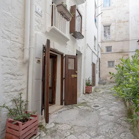 Apartment La Casa Nel Vicolo - Incantevole Casa Pugliese Nel Centro Storico Di Monopoli